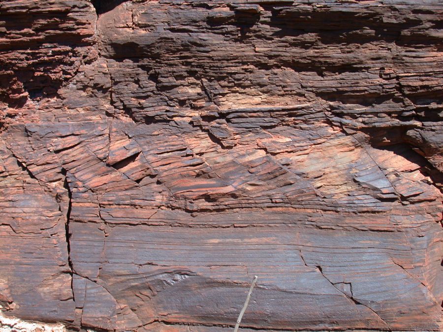 DSCN3523Conical hill rhytmites