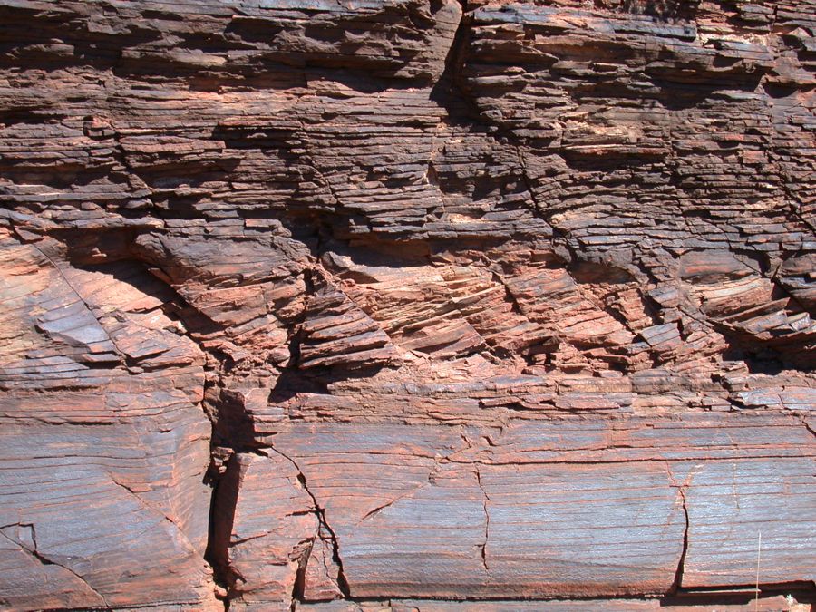DSCN3524Conical hill rhytmites