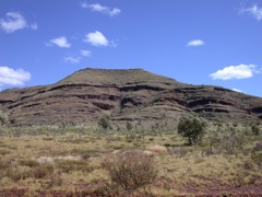 DSCN3538 Conical hill